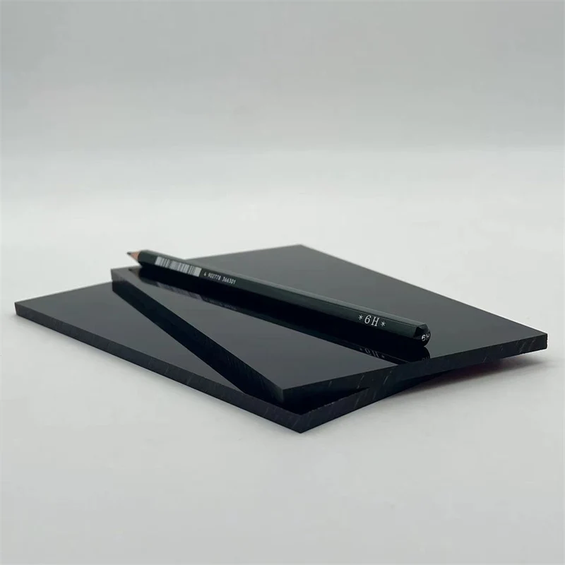 Quanto fortior est acrylic quam speculum?
